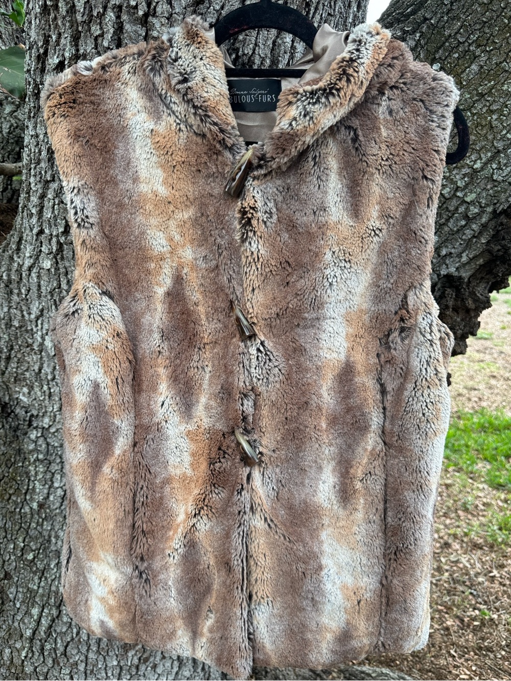 Vintage Y2K Fabulous Furs by Donna Salyers Faux Fox Hooded Vest.Toggle buttons.L